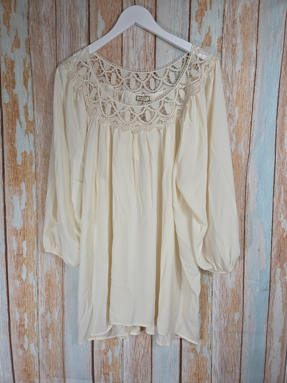 Eyeshadow "Daisy" Cream Crochet Yoke Boho Tunic Top. Size 2x Plus Size